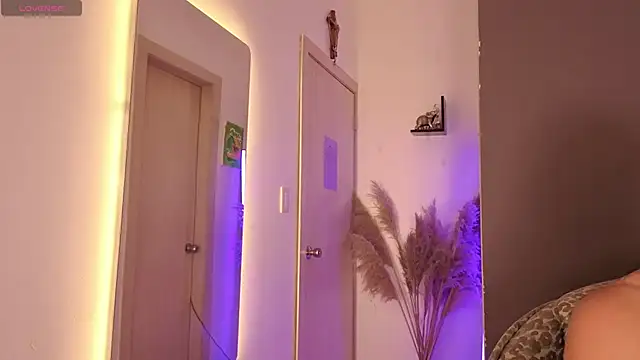 Snapshot of mia_monroe888 chatting on 01-15-26, 10:35 mia monroe888 online show from 01-15-26, 10:35