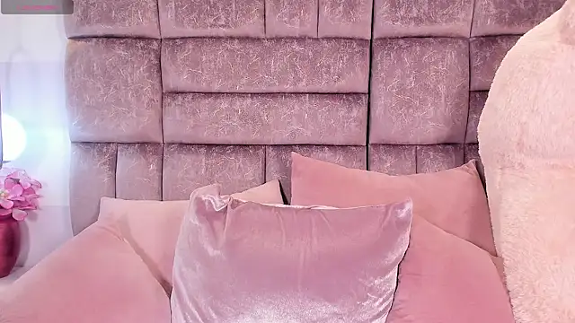 miaa quinn online show from 12-21-25, 03:35