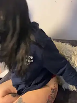 Snapshot of Lunaclarx chatting on 12-15-25, 12:20 Lunaclarx online show from 12-15-25, 12:20