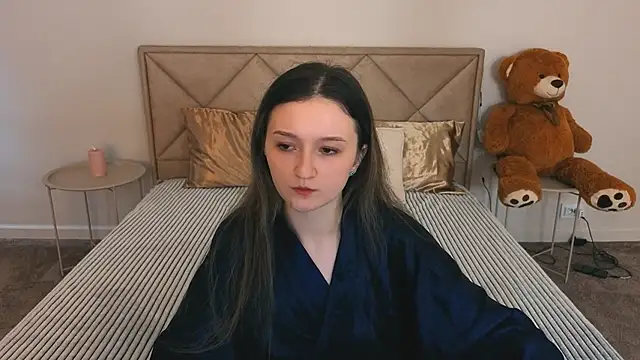 CyrenaLuxe online show from 04-06-26, 02:18