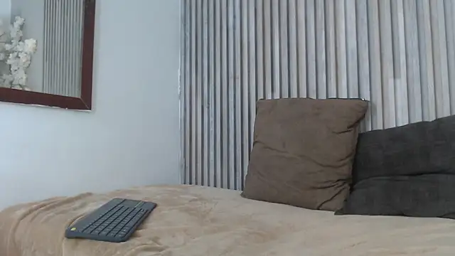 SmoothAlpha  online show from 01-05-26, 06:11