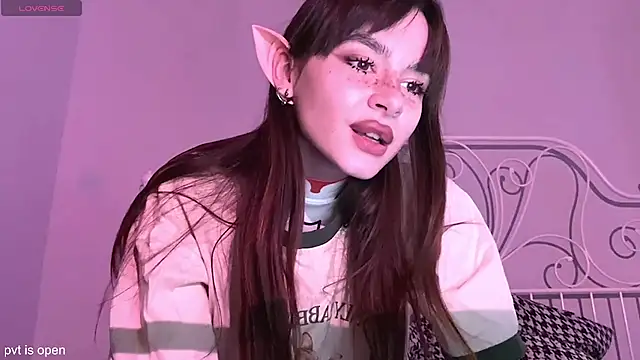 Snapshot of xx_lily chatting on 12-16-25, 10:59 xx lily online show from 12-16-25, 10:59