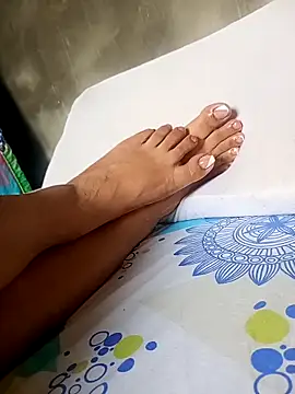 Snapshot of Aleinad16 chatting on 12-18-25, 08:37 Aleinad16 online show from 12-18-25, 08:37