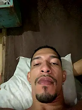 Snapshot of rocchw chatting on 01-08-26, 04:42 rocchw online show from 01-08-26, 04:42