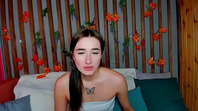 Snapshot of Evis_Dailyy chatting on 12-17-25, 01:00 Evis Dailyy online show from 12-17-25, 01:00