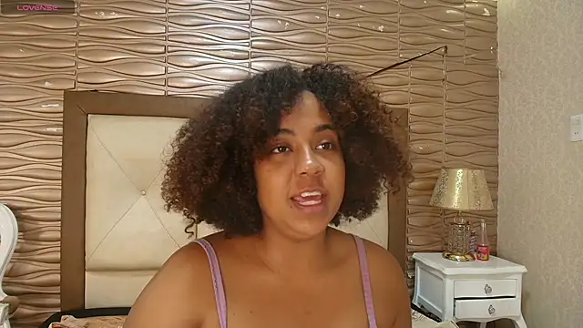 Snapshot of Miatayleer chatting on 12-13-25, 07:53 Miatayleer online show from 12-13-25, 07:53