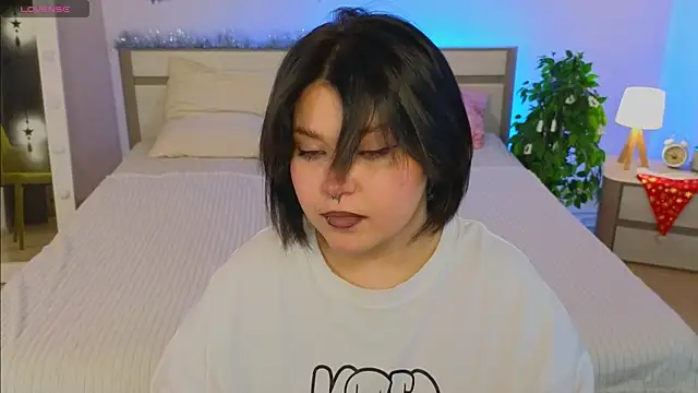 Snapshot of Choee_Bliss chatting on 12-14-25, 10:31 Choee Bliss online show from 12-14-25, 10:31