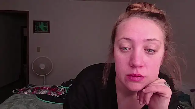 dixielover1229 online show from 12-22-25, 03:20