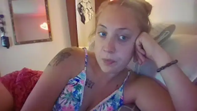 Snapshot of dixielover1229 chatting on 06-15-26, 10:45 dixielover1229 online show from 06-15-26, 10:45