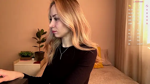 Snapshot of sun_under_skyy chatting on 02-04-26, 08:42 sun under skyy online show from 02-04-26, 08:42