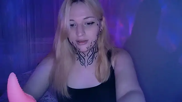 Snapshot of AlexaLaRose2 chatting on 12-14-25, 09:19 AlexaLaRose2 online show from 12-14-25, 09:19