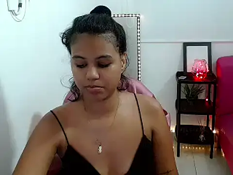 Snapshot of Shawnycarson chatting on 05-03-26, 03:07 Shawnycarson online show from 05-03-26, 03:07