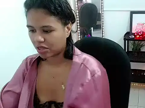 Snapshot of Shawnycarson chatting on 05-10-26, 03:17 Shawnycarson online show from 05-10-26, 03:17