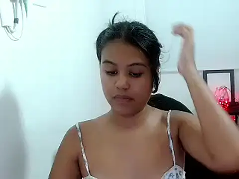 Snapshot of Shawnycarson chatting on 06-12-26, 05:56 Shawnycarson online show from 06-12-26, 05:56