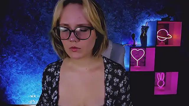 madeline doll online show from 03-06-26, 08:44