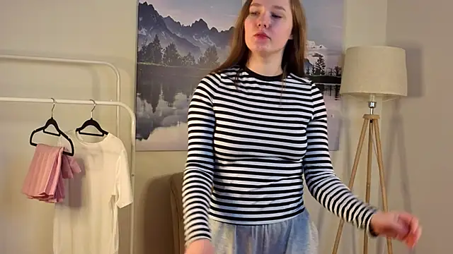 Snapshot of PatHusselbee chatting on 12-14-25, 11:15 PatHusselbee online show from 12-14-25, 11:15