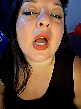 Snapshot of Trinity_033 chatting on 12-17-25, 04:40 Trinity 033 online show from 12-17-25, 04:40