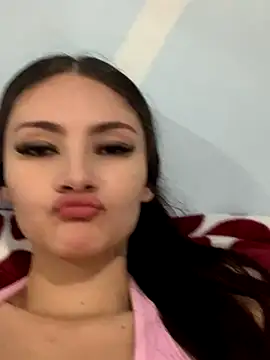 Snapshot of meloddyparker chatting on 12-18-25, 06:14 meloddyparker online show from 12-18-25, 06:14