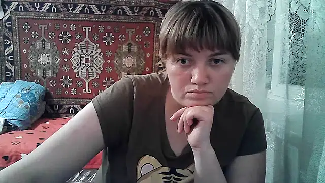 Snapshot of swett_girll chatting on 05-17-26, 07:32 swett girll online show from 05-17-26, 07:32