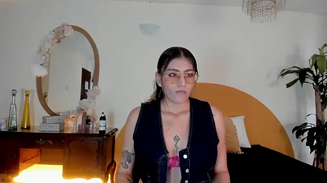 liaa moretti  online show from 02-10-26, 07:29