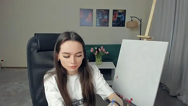 Snapshot of YvonneRobes chatting on 12-14-25, 12:10 YvonneRobes online show from 12-14-25, 12:10