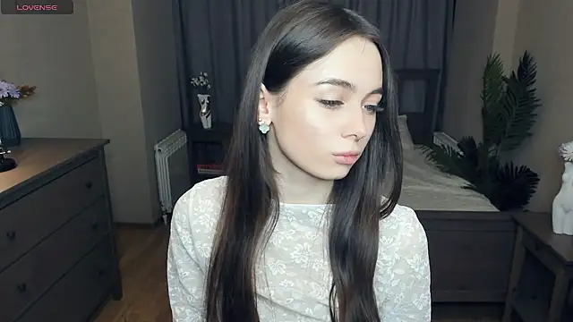 YvonneRobes online show from 02-23-26, 07:33