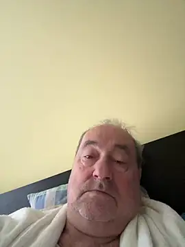 Snapshot of csikar chatting on 05-18-26, 04:40 csikar online show from 05-18-26, 04:40