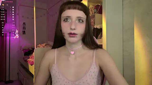 Snapshot of MiraJades chatting on 05-16-26, 07:01 MiraJades online show from 05-16-26, 07:01