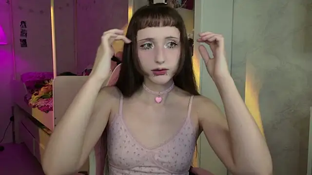 Snapshot of MiraJades chatting on 05-23-26, 08:13 MiraJades online show from 05-23-26, 08:13