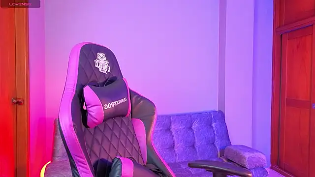 melanimorgan1 online show from 02-17-26, 04:42