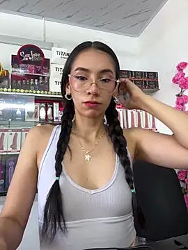 lunaluxury22 online show from 02-04-26, 02:34