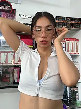 lunaluxury22 online show from 04-23-26, 02:08