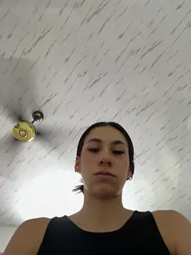 Snapshot of lunaluxury22 chatting on 04-29-26, 01:15 lunaluxury22 online show from 04-29-26, 01:15