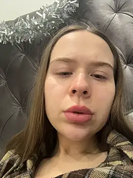 Snapshot of Nicole_Loving chatting on 12-14-25, 11:09 Nicole Loving online show from 12-14-25, 11:09