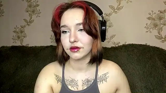 EmilyVeiro online show from 03-11-26, 05:19