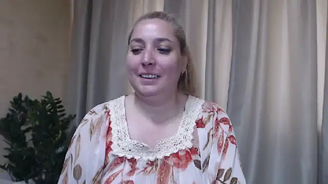 Snapshot of sweetpussy13 chatting on 05-26-26, 05:36 sweetpussy13 online show from 05-26-26, 05:36