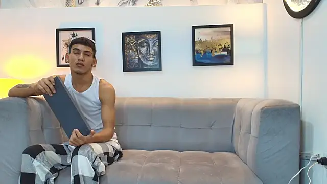 DIAMOND BLACKS online show from 02-06-26, 07:23