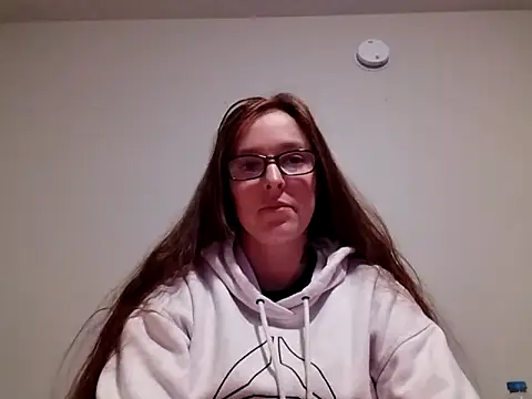 Snapshot of redremmi chatting on 12-15-25, 12:37 redremmi online show from 12-15-25, 12:37