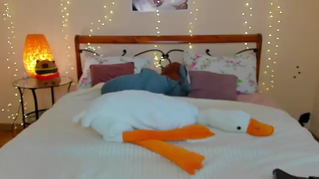 Snapshot of miya_soft chatting on 05-19-26, 01:33 miya soft online show from 05-19-26, 01:33
