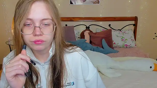 Snapshot of miya_soft chatting on 05-29-26, 01:36 miya soft online show from 05-29-26, 01:36