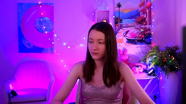 Snapshot of LuluPatterson chatting on 12-14-25, 08:09 LuluPatterson online show from 12-14-25, 08:09