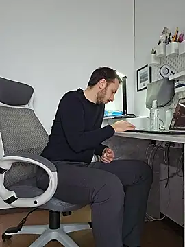 Lovebackground online show from 02-27-26, 08:36