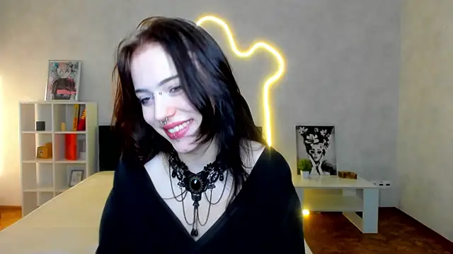 Snapshot of tata__goth chatting on 12-17-25, 08:31 tata goth online show from 12-17-25, 08:31