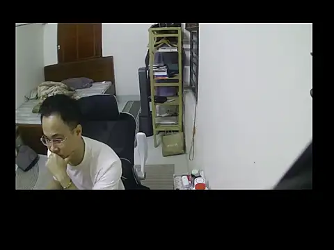 Snapshot of battman4488 chatting on 12-14-25, 11:04 battman4488 online show from 12-14-25, 11:04