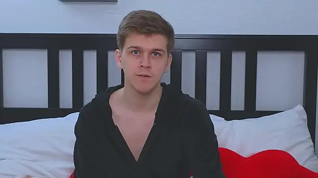 Snapshot of NickJohnas chatting on 02-11-26, 11:15 NickJohnas online show from 02-11-26, 11:15