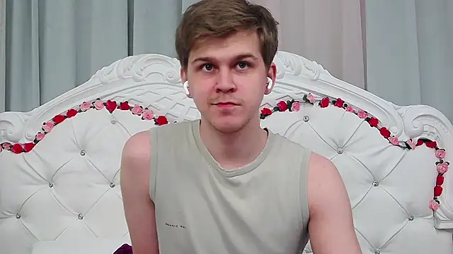 Snapshot of NickJohnas chatting on 04-11-26, 06:45 NickJohnas online show from 04-11-26, 06:45