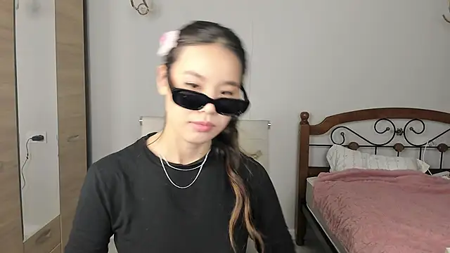 amiya cute online show from 02-11-26, 02:33