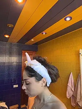 SilkyMira online show from 02-25-26, 01:43