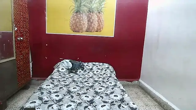 Lovelycouple25 online show from 04-13-26, 08:31