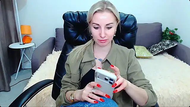 Hanna--Sweet online show from 02-08-26, 10:29